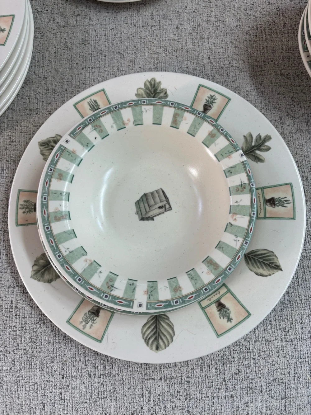 Pfaltzgraff Cream cereal-soup Bowls with Green Striped Rim - Set